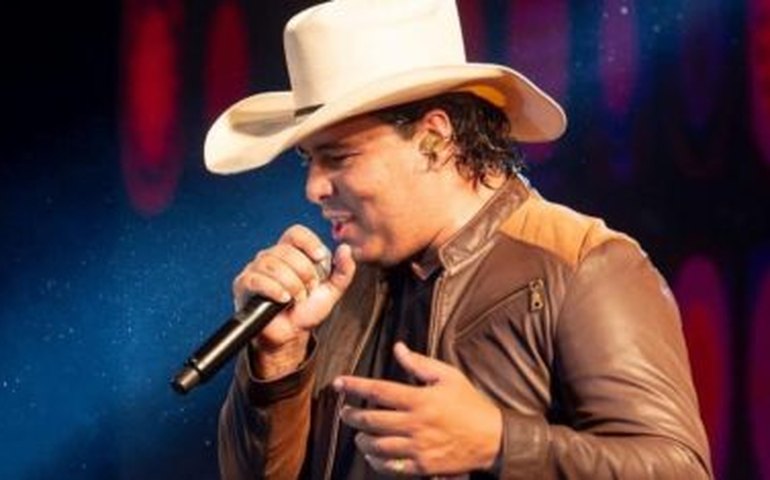 Aleksandro, cantor da dupla com Conrado, morre após acidente em SP