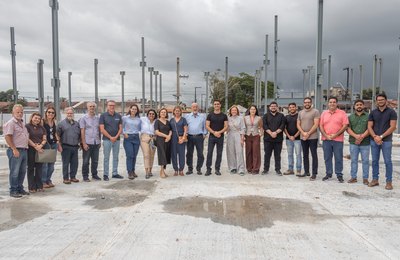 Em visita à Escola de Referência SESI/Município de Maceió, JHC anuncia auditório e ginásio