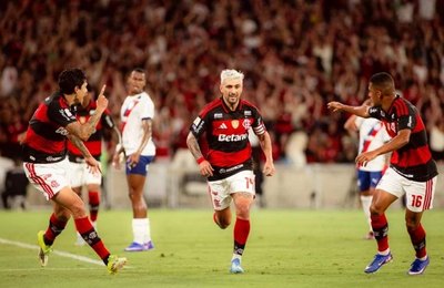 Flamengo vence o Bahia no Maracanã e mantém a vice-liderança do Brasileirão
