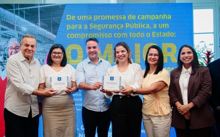 Governador presta homenagens no Dia do Servidor Público