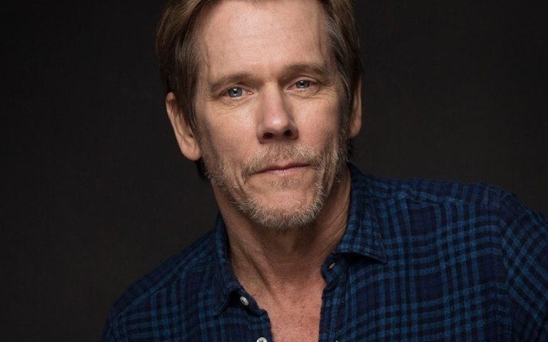 Kevin Bacon se disfarçou para se sentir 'uma pessoa comum' e detestou; entenda a experiência