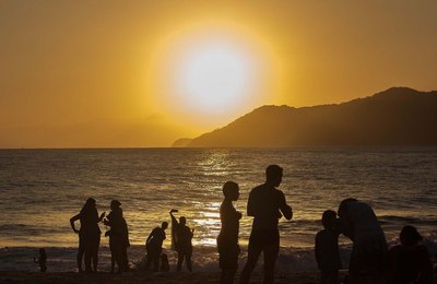 Gastos de turistas internacionais no Brasil batem recorde histórico e chegam a R$ 25 bilhões em 2026