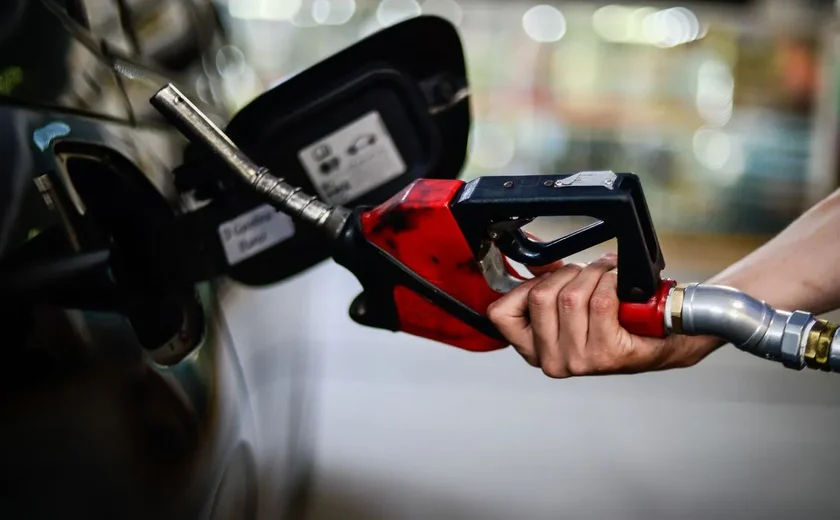 A partir desta quinta-feira (31) o preço da gasolina deve cair em Alagoas