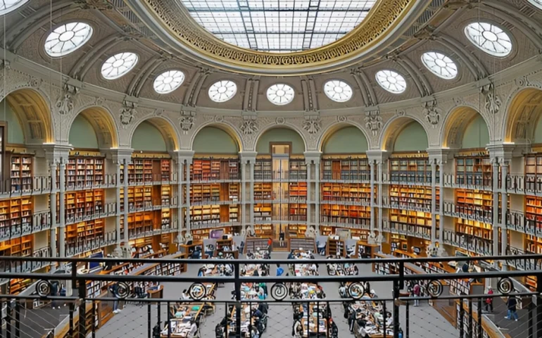 Biblioteca Nacional Francesa anuncia quarentena de livros decorados com arsênio