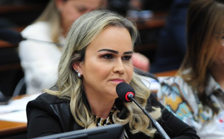 CCJ aprova ampliação de imunidade tributária a igrejas e partidos políticos