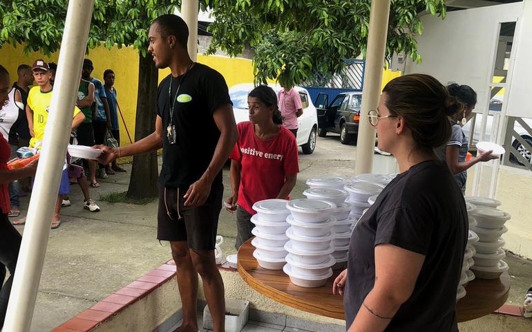 Ação “Natal de Verdade” beneficia diversas pessoas em situação de rua
