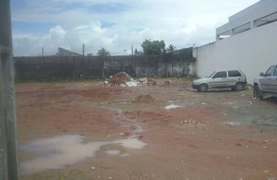 Slum autua empresa por descarte irregular no Ouro Preto