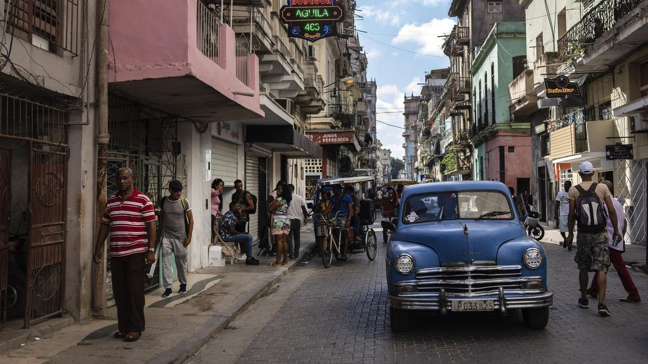 Cuba amplia incentivos aos pagamentos digitais e flexibiliza uso de dinheiro em espécie