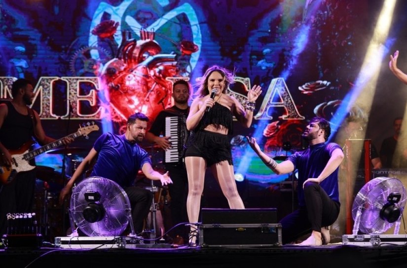 Festa do Povoado Chã da Imbira teve shows com Banda Bakêtá e a cantora Samya Maia