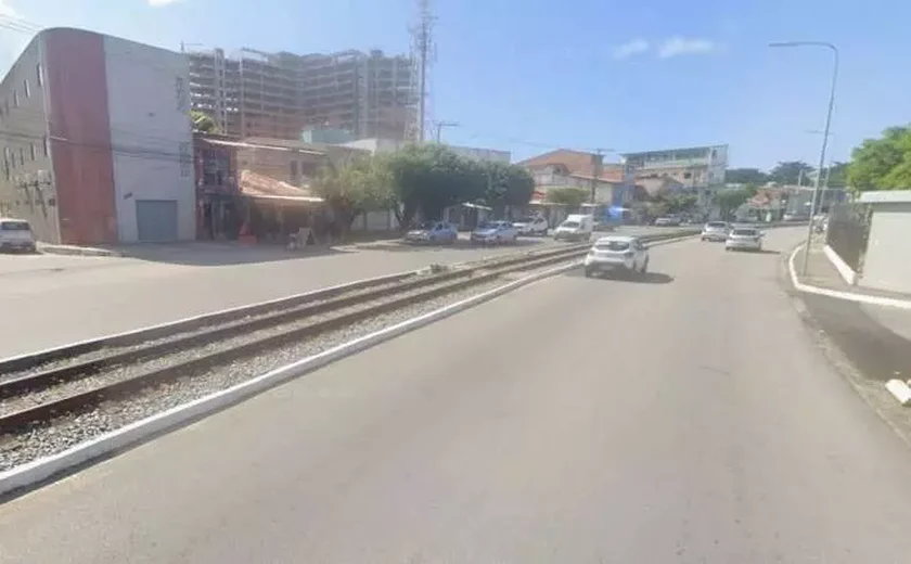 Entregador de água sobrevive a tentativa de execução após arma falhar em Jaraguá