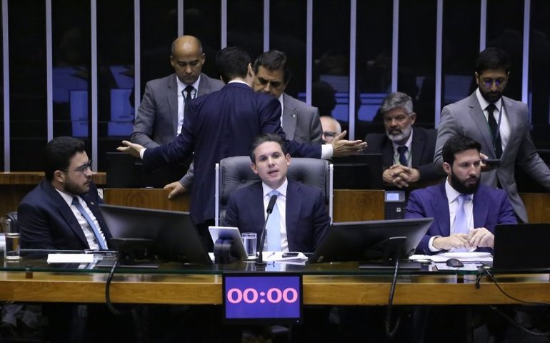 Hugo Motta defende redução dos juros e destaca avanços na segurança pública