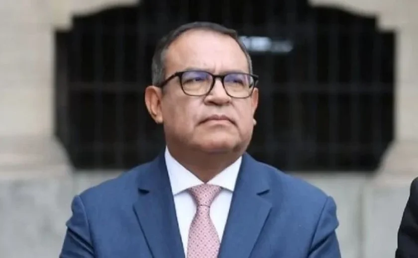 Premier do Peru renuncia em meio a suposto tráfico de influência após vazamento de áudio em que chama jovem de 'amor'