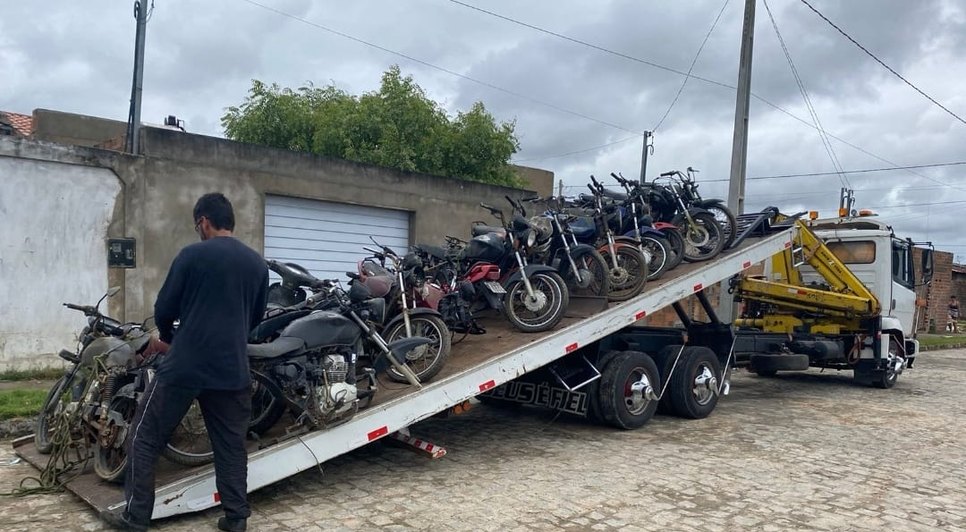 Desmanche de motos roubadas é localizado após denúncia em Tobia Barreto / Foto: Foto: Polícia Militar/SE