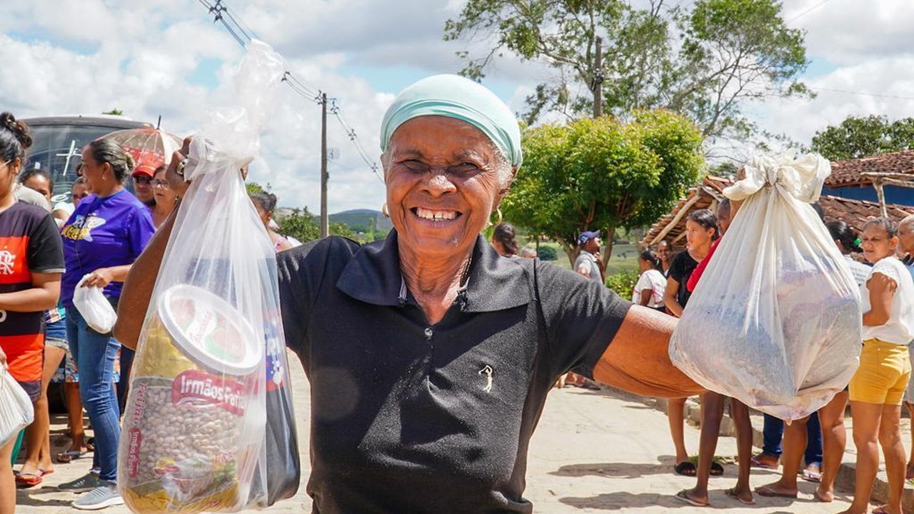 Prefeitura de Traipu realiza tradicional entrega de peixes para famílias do município