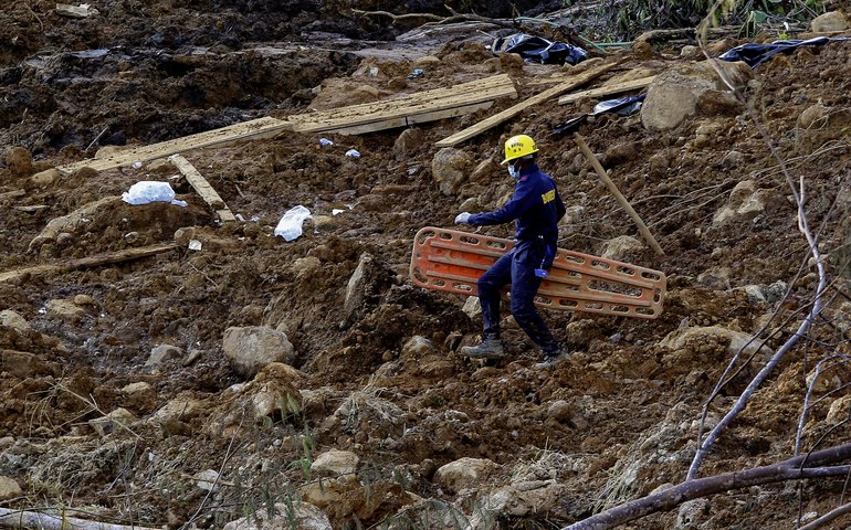 Sobe para 36 o número de mortos após deslizamento na Colômbia