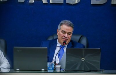 Samyr Malta homenageia Edlúcio Donato em sessão da Câmara  de Maceió