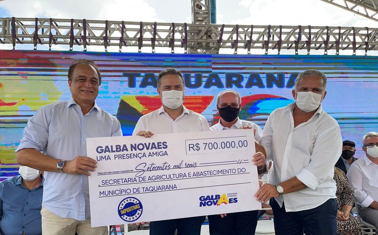 Deputado Galba Novaes prestigia 59 anos de emancipação política de Taquarana