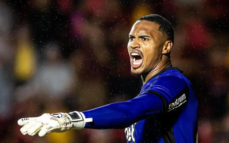 Goleiro John é chamado para a seleção brasileira e substitui Hugo Souza