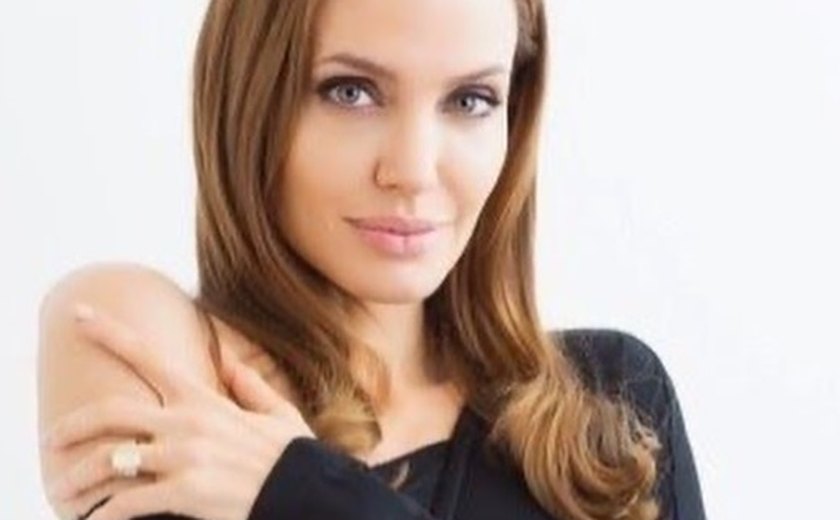 Filha de Angelina Jolie e Brad Pitt decide morar com o pai, diz revista