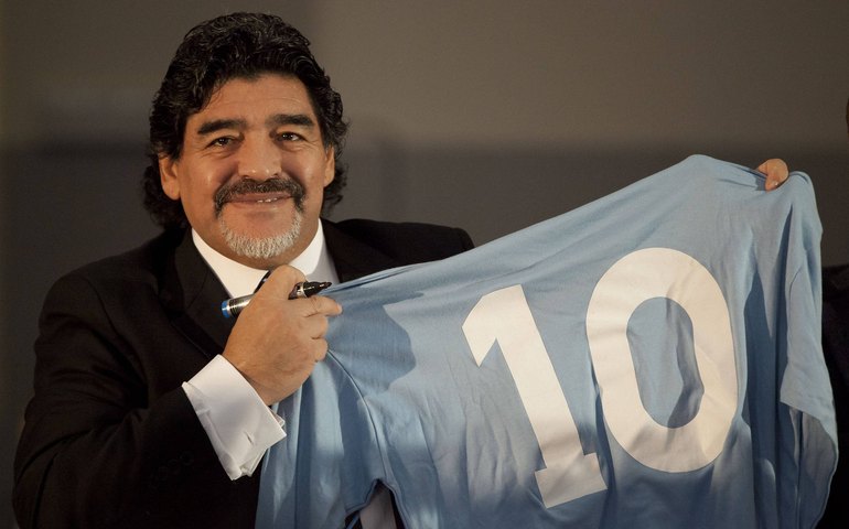 Vídeo inédito reacende suspeitas de negligência médica na morte de Maradona