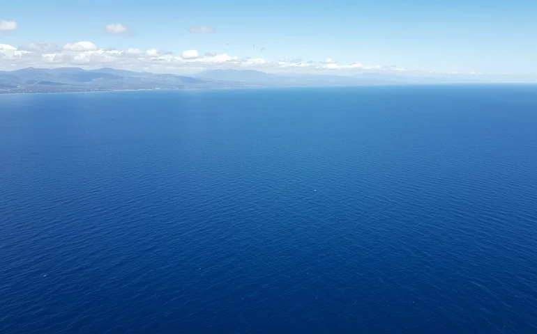 EUA atacam embarcação suspeita de tráfico de drogas no Pacífico