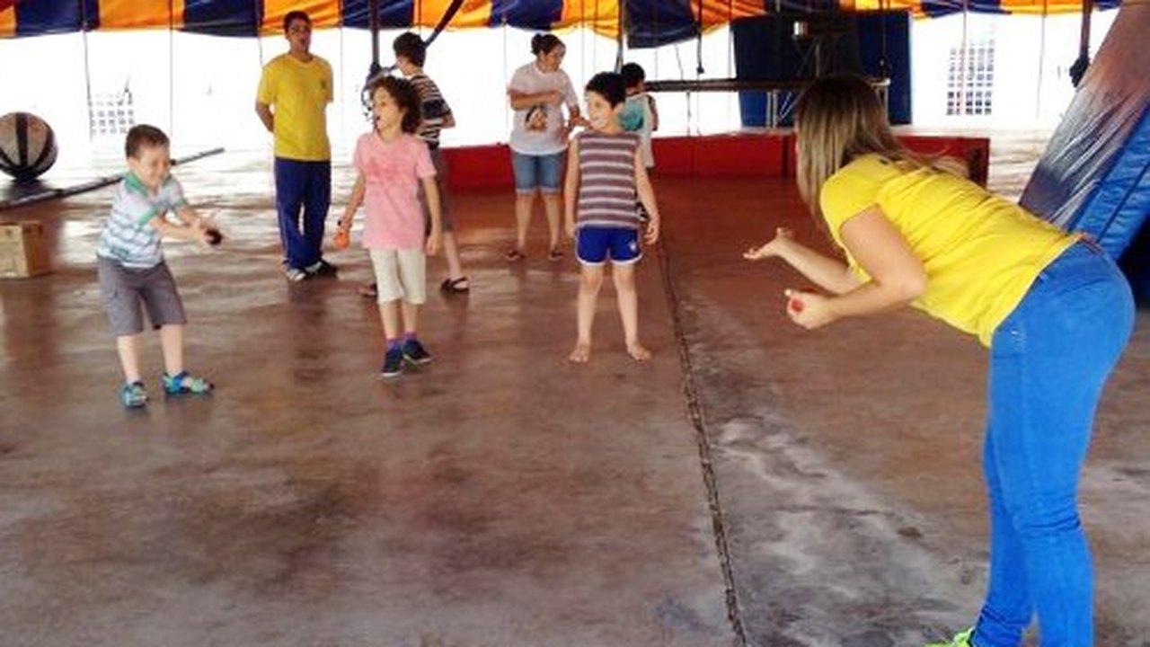 Arapiraca: Aulas de circo ajudam desenvolver crianças com autismo