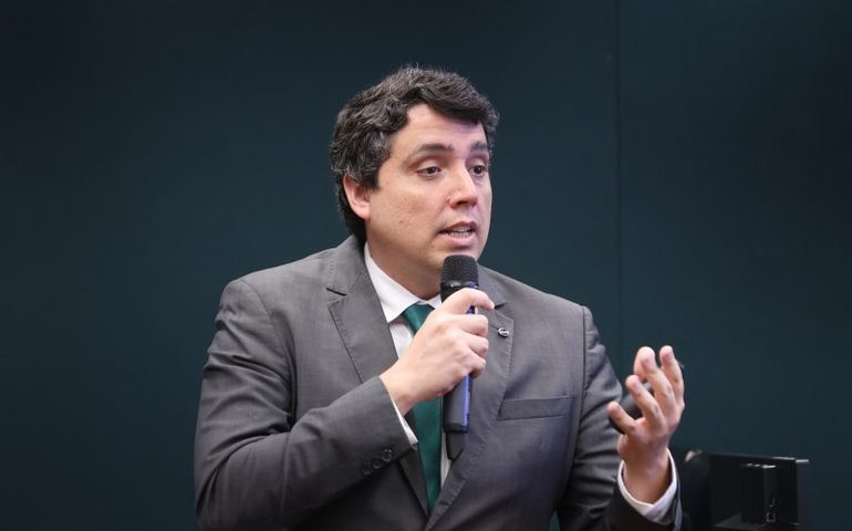 Justiça afasta presidente do Conselho da Petrobras do cargo