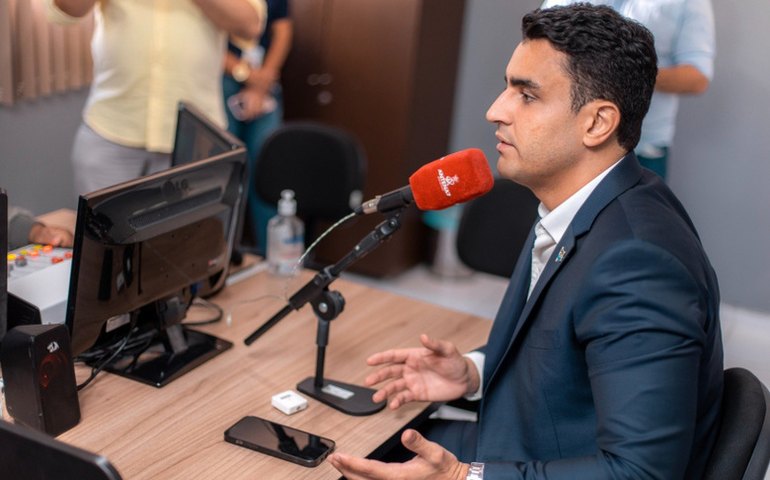 Na estreia do “Bom dia, Prefeito” JHC destaca investimentos nas áreas sociais, de saúde, infraestrutura e meio ambiente