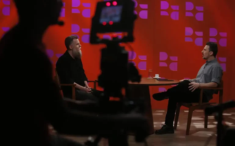 DR com Demori especial do Dia dos Pais recebe escritor Marcos Piangers