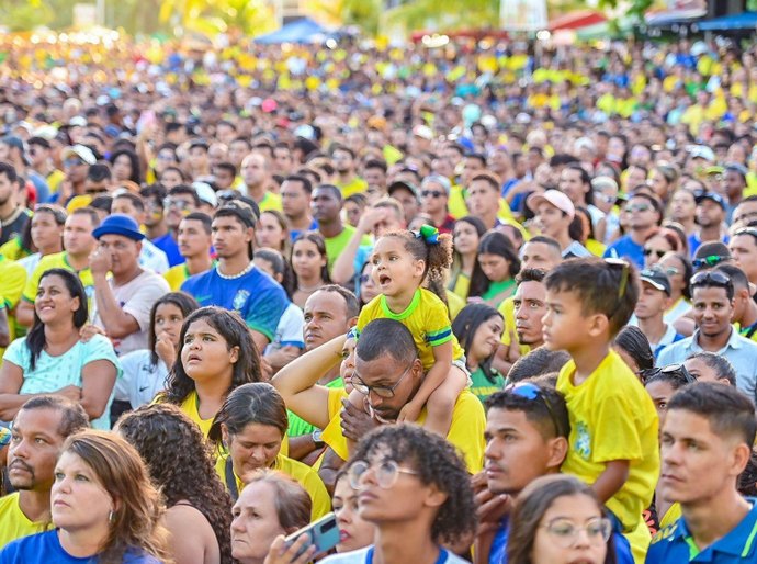 Brasil estreia com vitória na Copa do Mundo e agita Arena Massayó