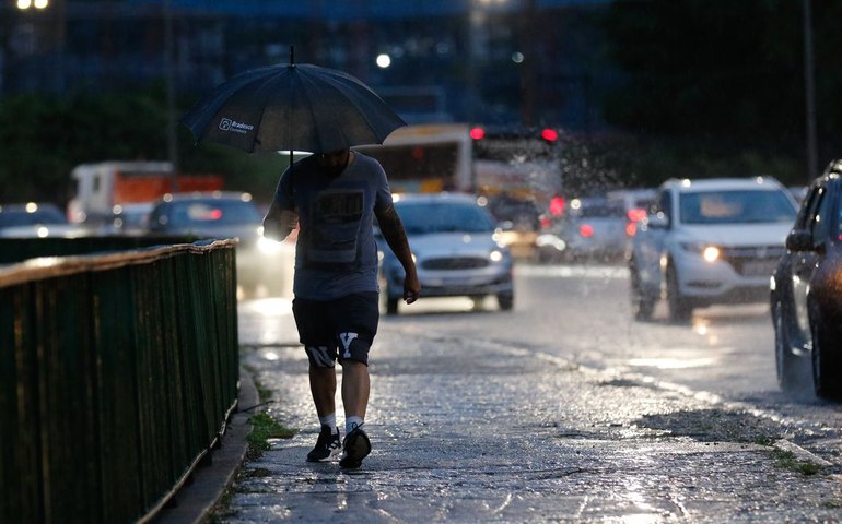 Após fortes chuvas, moradores de Paraibuna e Itirapina podem sacar FGTS