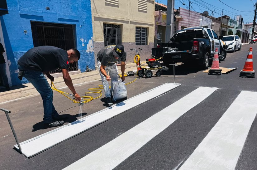SMTT de Delmiro Gouveia investe em nova máquina para modernizar a sinalização viária
