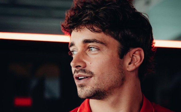 Leclerc supera Norris e lidera 1º treino livre do GP de Cingapura de F-1