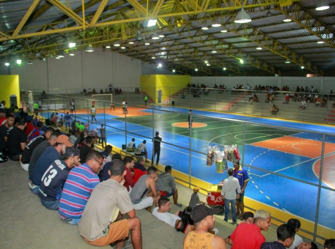 Campeonatos de futsal masculino e feminino serão decididos na noite de quarta (14), em Penedo
