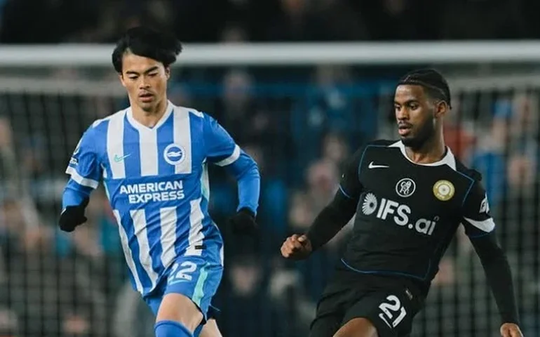 Chelsea demite Liam Rosenior e anuncia técnico interino até o fim da temporada