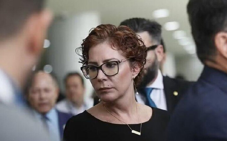 Prisão de Zambelli é mantida pela Justiça da Itália durante processo de extradição para o Brasil