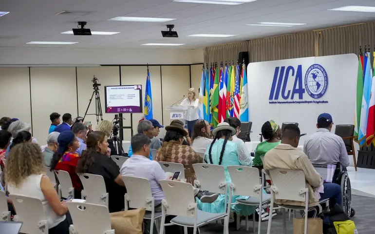 Cooperativismo inclui pequenos produtores no mercado, diz ex-ministro