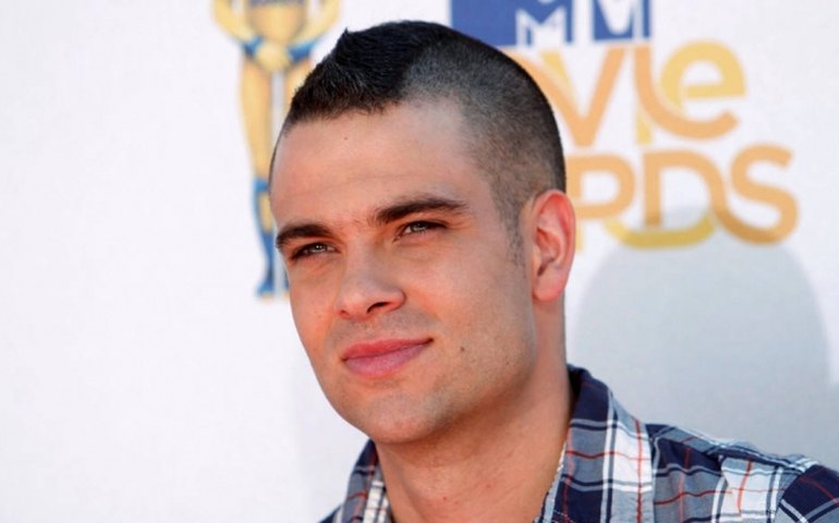 Ex-namorada de Mark Salling pede na Justiça indenização por abuso sexual
