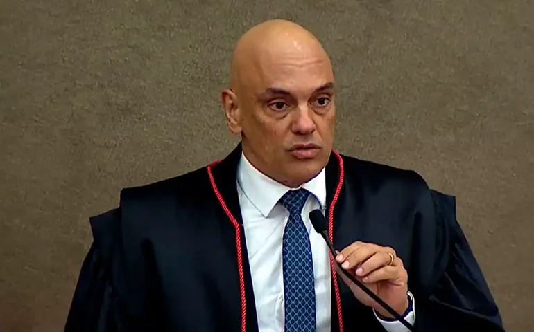 Moraes autoriza Daniel Silveira a cumprir o resto da pena no regime semiaberto