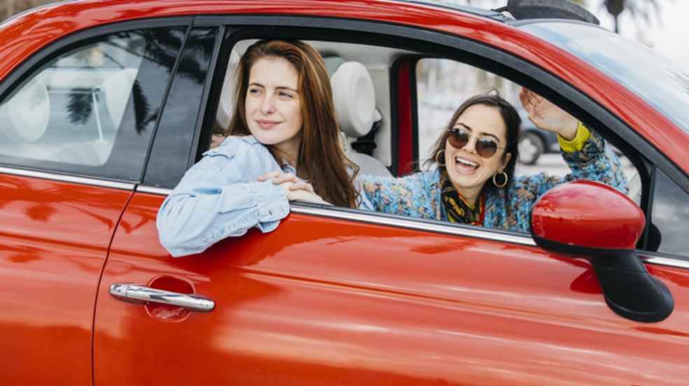 Carro elétrico é compartilhado em condomínio de BH