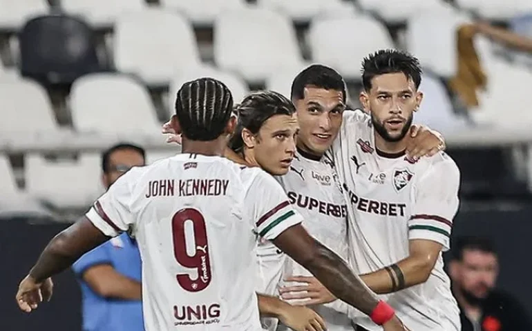 Fluminense segura vitória com um a menos diante do Vasco na 1ª semifinal do Carioca