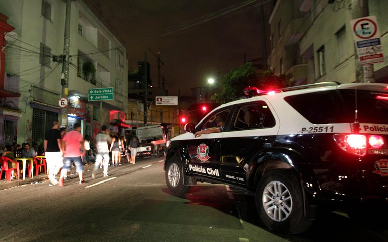 Polícia prende dois homens que aplicavam ‘golpe do presente de aniversário’ em SP