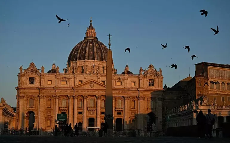 Cardeais abordam paz e solidão em debate sobre futuro da Igreja