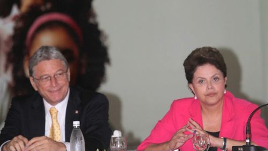 Governador fica satisfeito com presença de Dilma em Alagoas