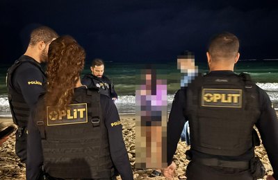 Casal é preso após se apropriar de celular perdido por passageiro em carro de aplicativo