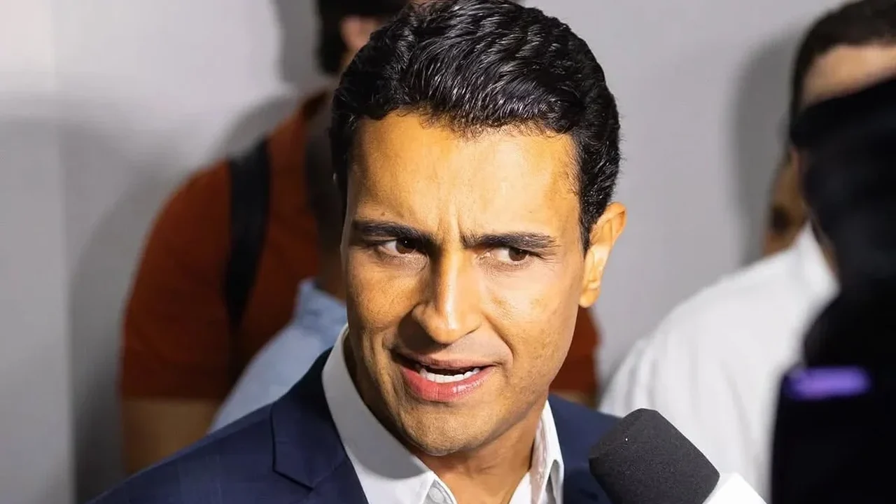 Blog do Edivaldo: “Quem financia a rede de ataques a jornalistas e adversários de JHC?”