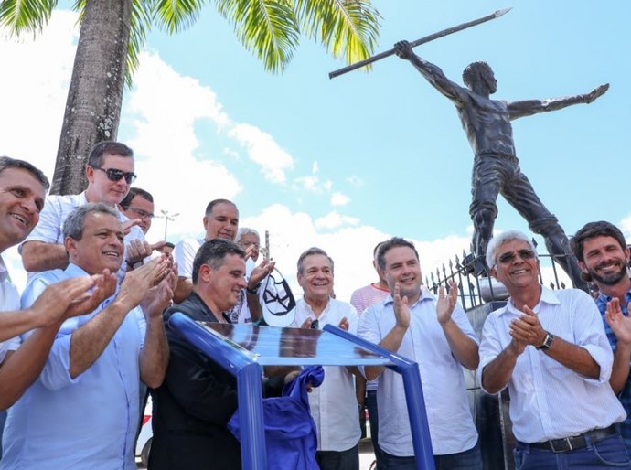 Renan Filho inaugura vias urbanas e acessos asfaltados em União
