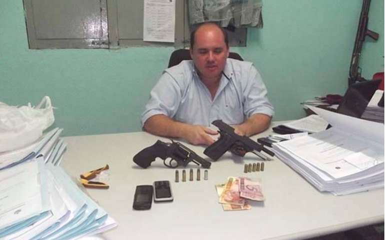 PC apreende menores, armas, dinheiro e drogas em Murici