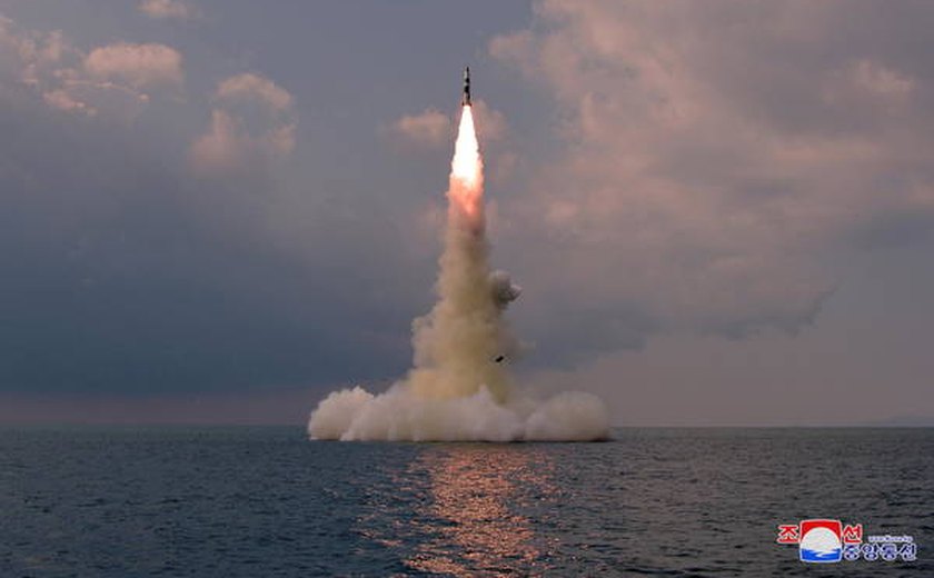Coreia do Norte confirma teste de míssil submarino
