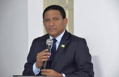 Sindirádio/AL emite nota de repúdio contra crime cibernético sofrido pelo prefeito Júlio Cezar, de Palmeira 